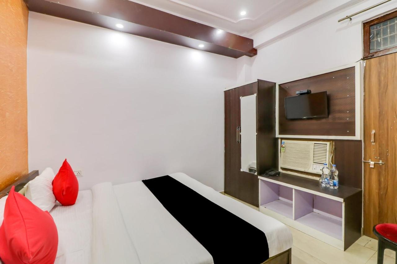 Super Oyo Capital O Heritage House Colonelganj Esterno foto
