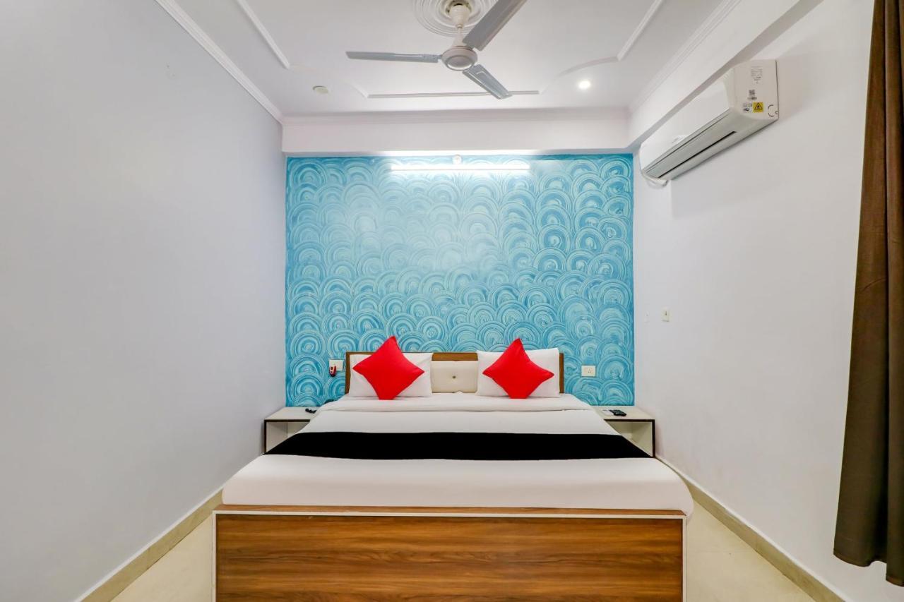 Super Oyo Capital O Heritage House Colonelganj Esterno foto